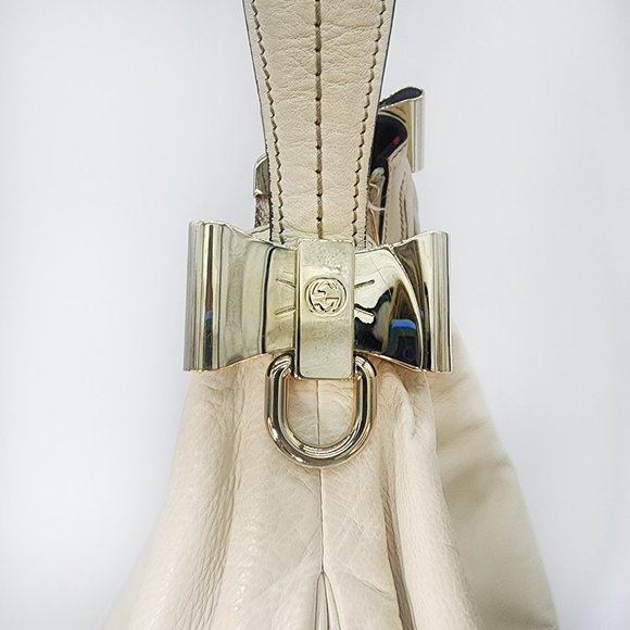 GUCCI - Calfskin Duchessa Hobo Off White/Cream Medium Sized Bag - Picture 9 of 12